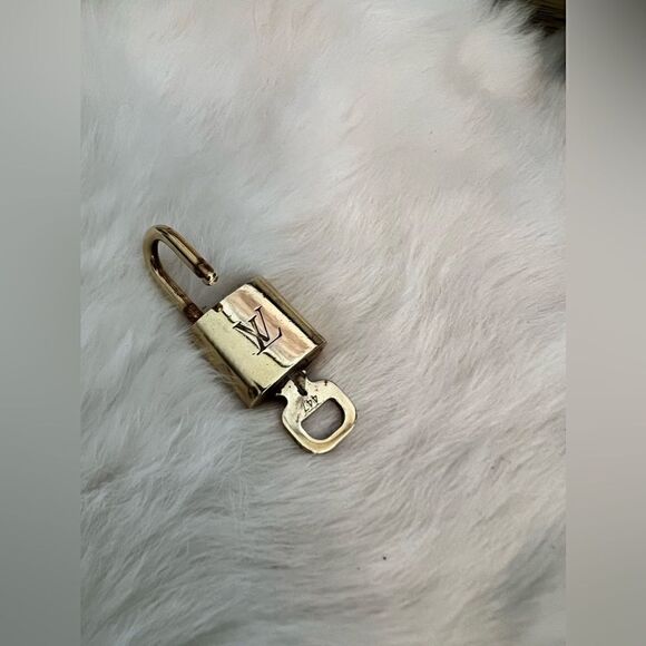 Authentic Louis Vuitton Gold Lock & Key
Matching Set (#447) - Picture 4 of 6